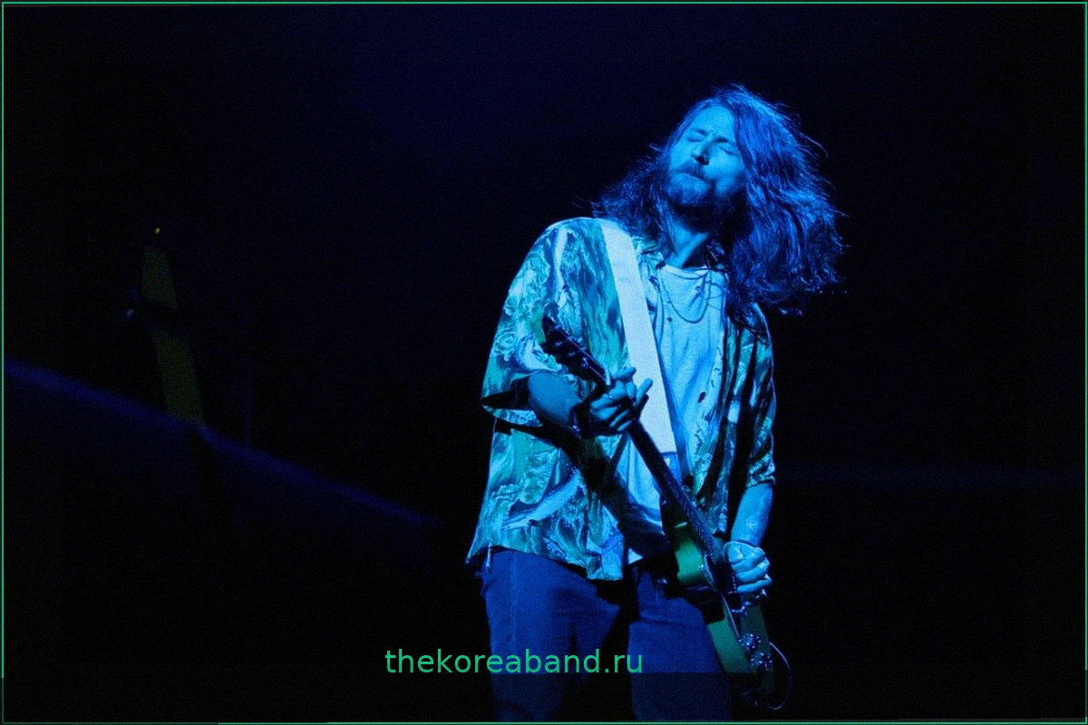 The Strokes: Ник Валенси пропустит мировое турне, его замена известна